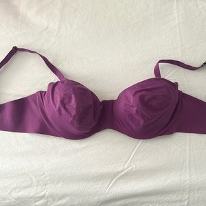 32DD Victoria secret buttery soft underwire bra